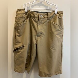 Like new Patagonia size 34 khaki shorts.